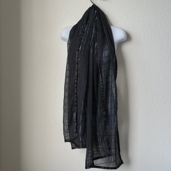 Gorgeous black scarf silver threads womens - Picture 6 of 8